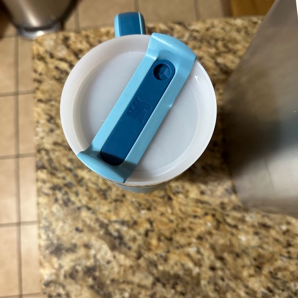 Stanley The Quencher H2.0 Flowstate tumbler 40oz Color Agave**S1** - Picture 4 of 7